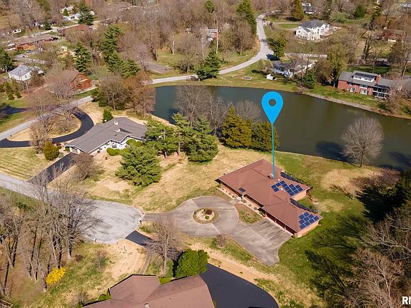 2nd image of 10 Butternut Hill Dr