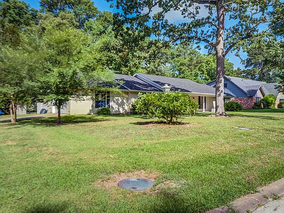 4th image of 1308 Brook Hollow Dr