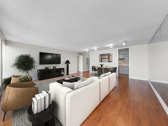 5th image of 260 E Chestnut St APT 4204