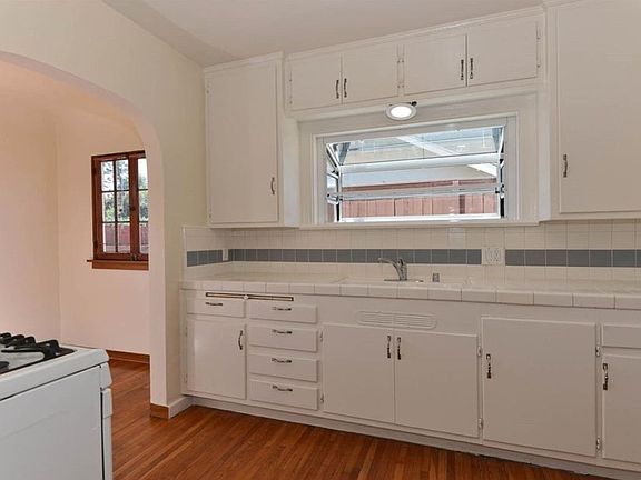 4th image of 3229 Felton St