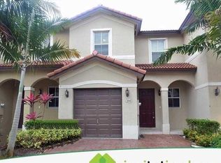 1050 NE 207th Ter, Miami, FL 33179