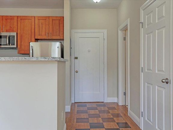 4th image of 1460 Golden Gate Ave APT 17