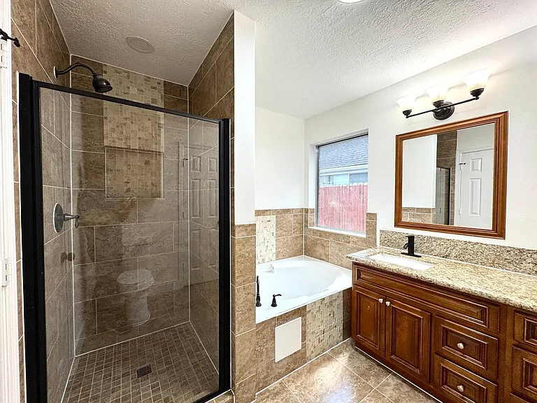 6427 Liberty Valley Dr — Photo 37