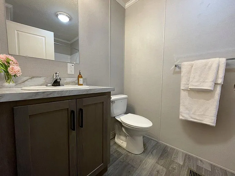 38000 Le Chateau Blvd #124 — Photo 19