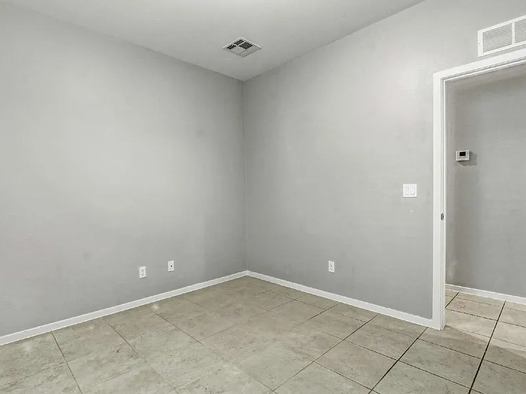11500 Summer Dr #B — Photo 31