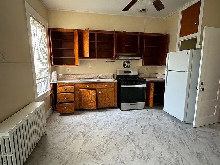 107 Poplar St #1 — Photo 2