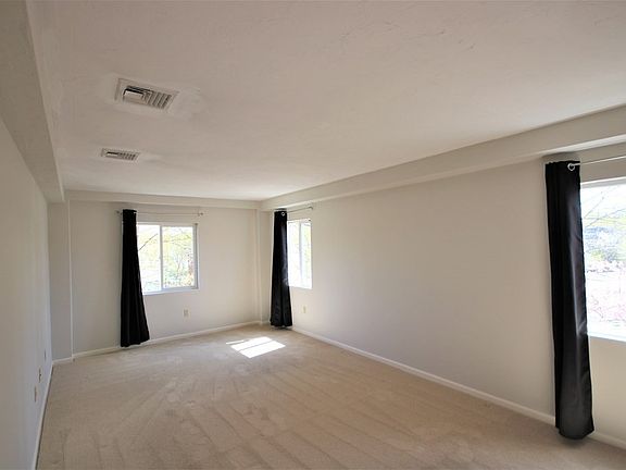 4th image of 64 Willard St APT 204