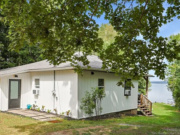 47 Birchmount Rd, Saint John, NB E2M 6L3