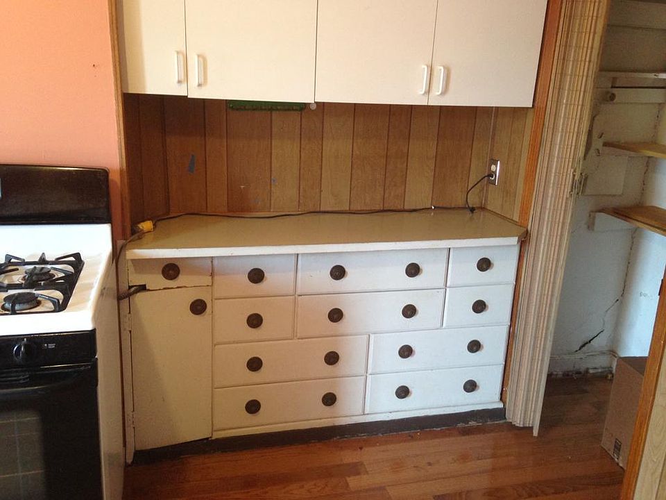 2nd image of 217 Griffith St #1