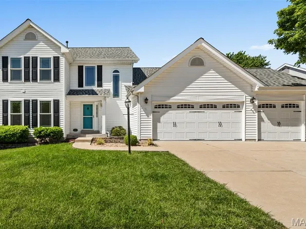 690 Summer Top Cir, Fenton, MO 63026