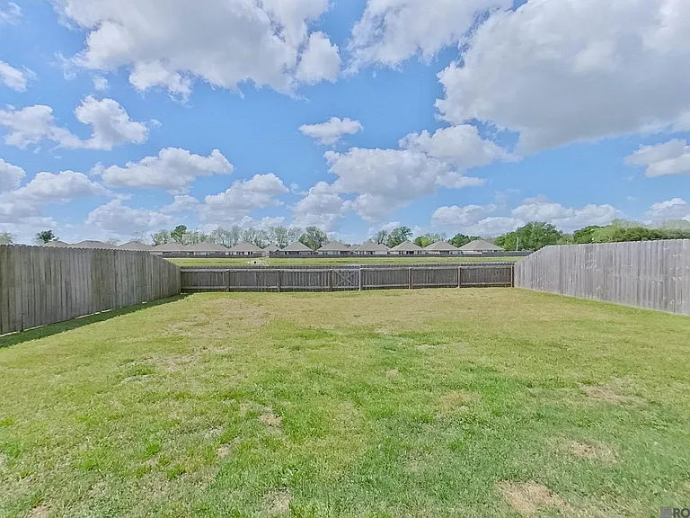 108 Santiago Ct — Photo 22