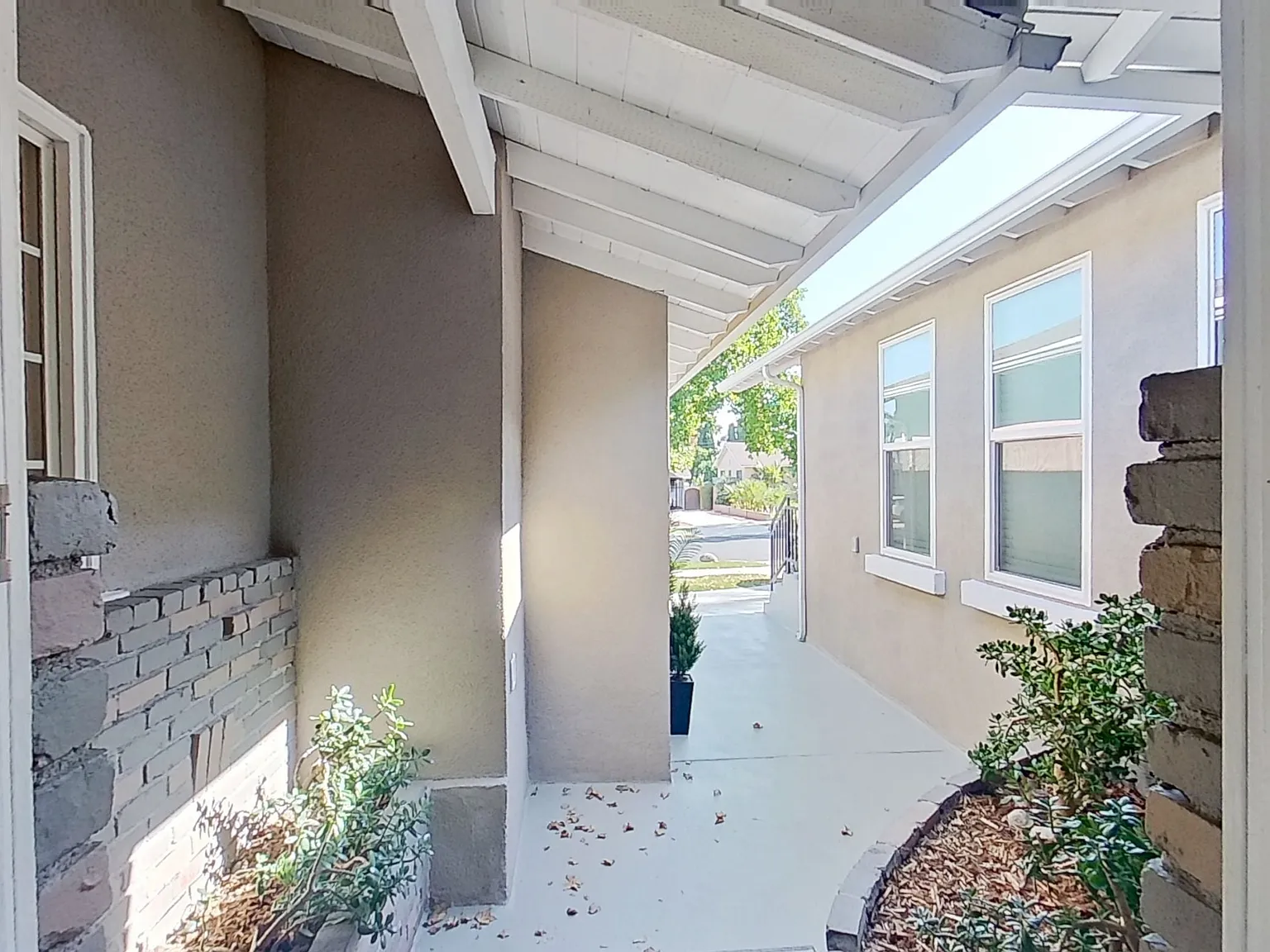 2 bed, 1308 sqft, $3,700 — Photo 2