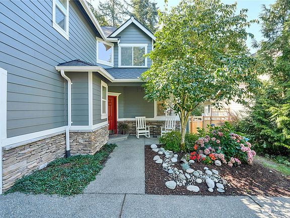 3rd image of 17304 Parkside Way SE