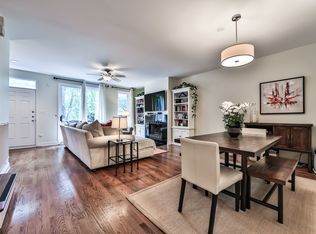1542 W School St, Chicago, IL 60657