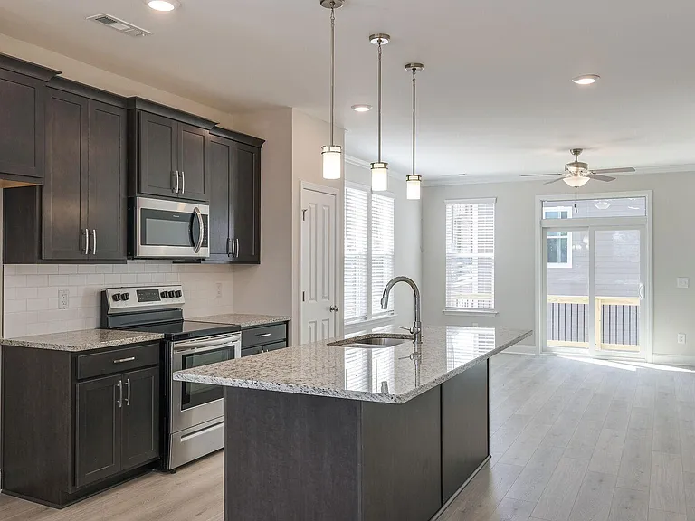 831 Westcott Ln — Photo 2