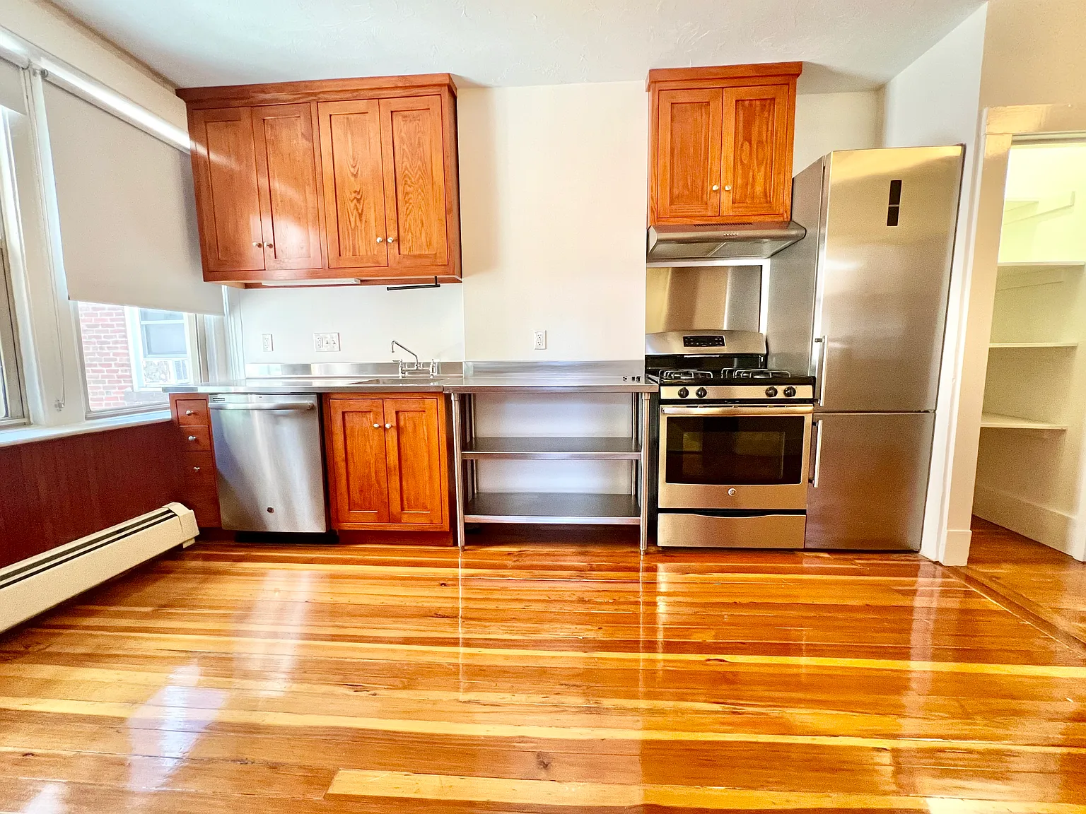 1 bed, 9999 sqft, $2,950 — Photo 3