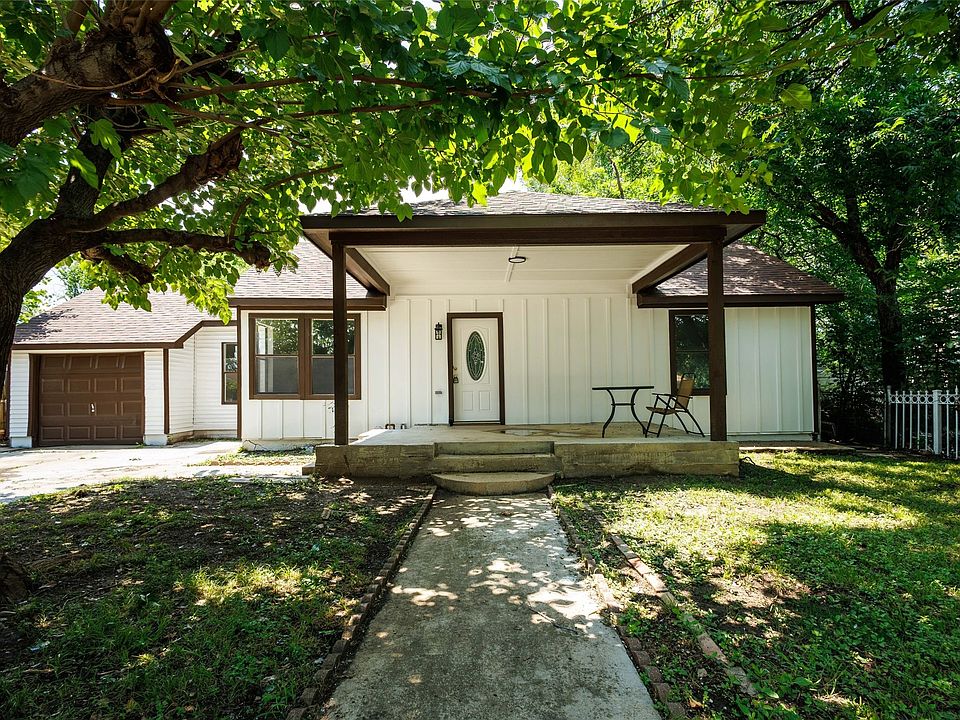 1st image of 305 Hensley Dr