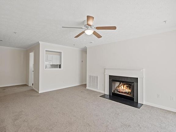 5th image of 404 Augusta Dr