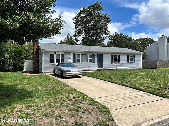 3rd image of 1424 Green Grove Road