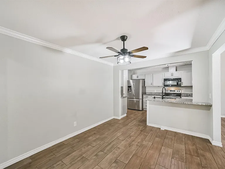 22203 Fincastle Dr — Photo 18