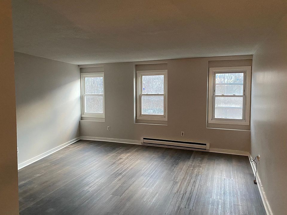 2nd image of 504 N Main St #C1
