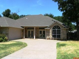 3411 Blue Forest Dr, Arlington, TX 76001