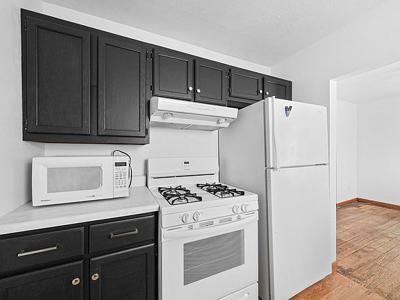 3rd image of 1119 Forest Ave