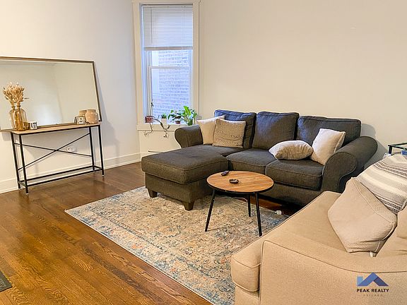 3rd image of 1054 N Ashland Ave #1054-2