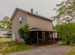 88 Maple St, Lyons, NY 14489