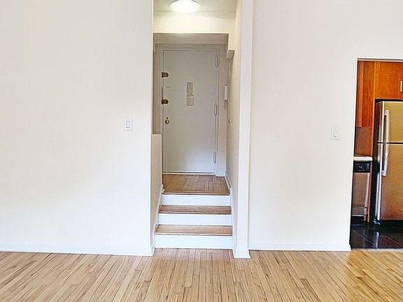 5th image of 201 E 12th St APT 320