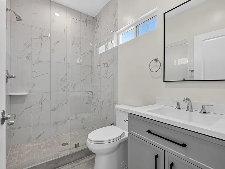 1809 N Avon St #201 — Photo 8