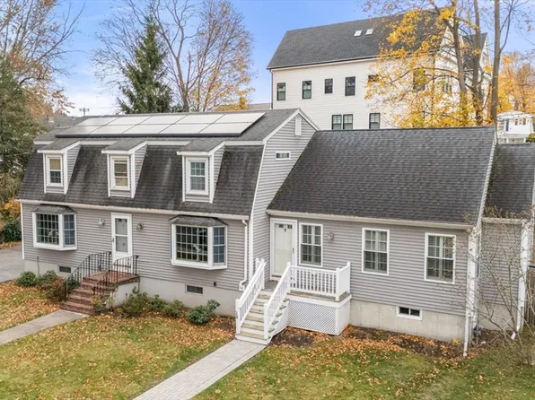 28 Dow Rd, West Roxbury, MA 02132