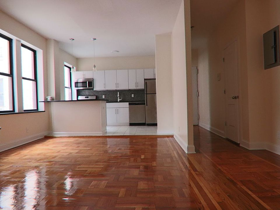 1st image of 19 Cumming St APT 4A