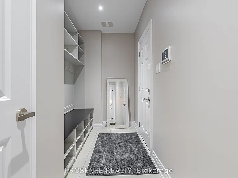 8 Macbean Cres — Photo 28