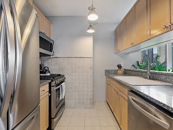 5th image of 1760 2nd Ave APT 10C