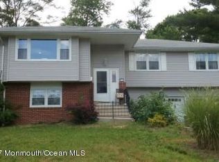 6 Schelly Dr, Middletown, NJ 07748