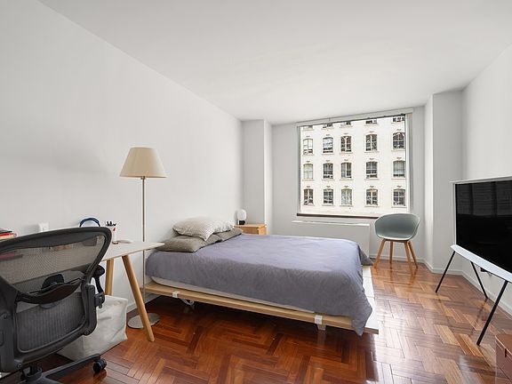 3rd image of 2373 Broadway APT 1001