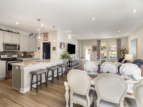 4th image of 501 Aintree Dr