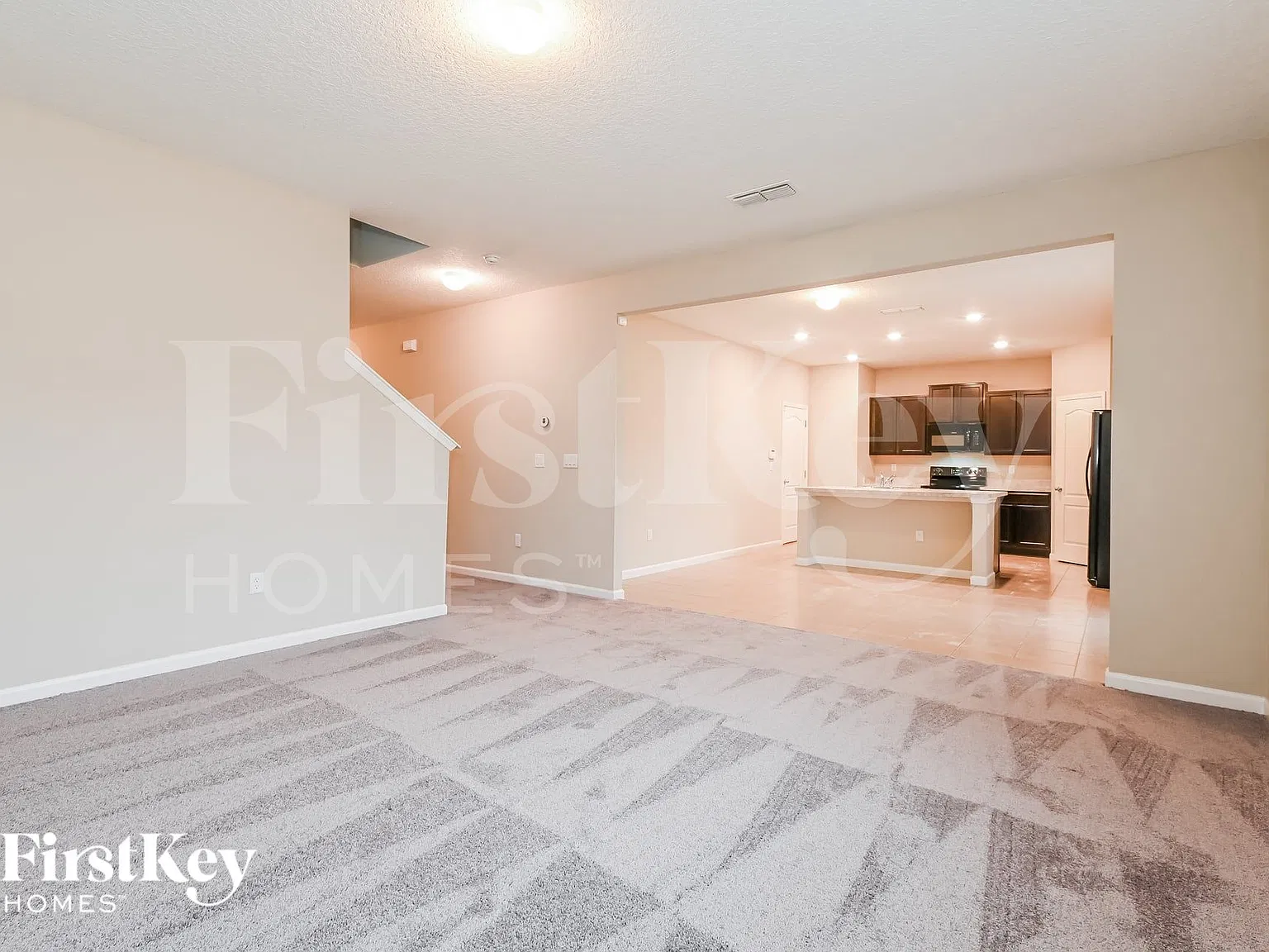 4 bed, 2.5 bath, 2358 sqft, $2,380 — Photo 4