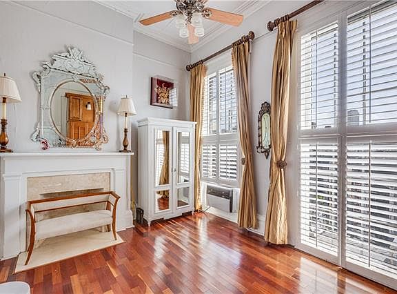 2nd image of 929 Dumaine St APT 13