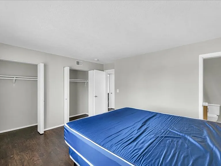 8 Ross — Photo 41
