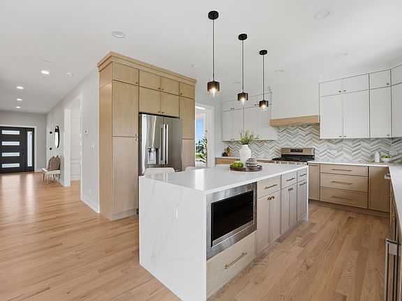 5th image of 8334 W Chanel Dr
