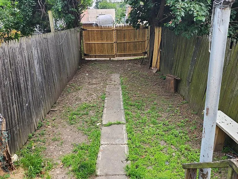 123 Ward Ave — Photo 24