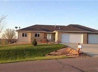 48510 Fairway Cir, Garretson, SD 57030