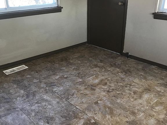 5th image of 6003 Emma Ave