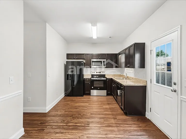 1706 Antebellum Dr — Photo 3