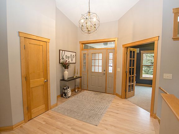 4th image of 2401 Majestic Ln