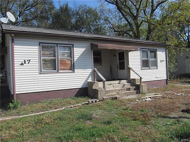 217 Kinder St photo 1