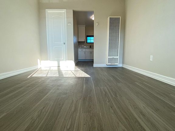 4th image of 3989-3991 Haines St #3