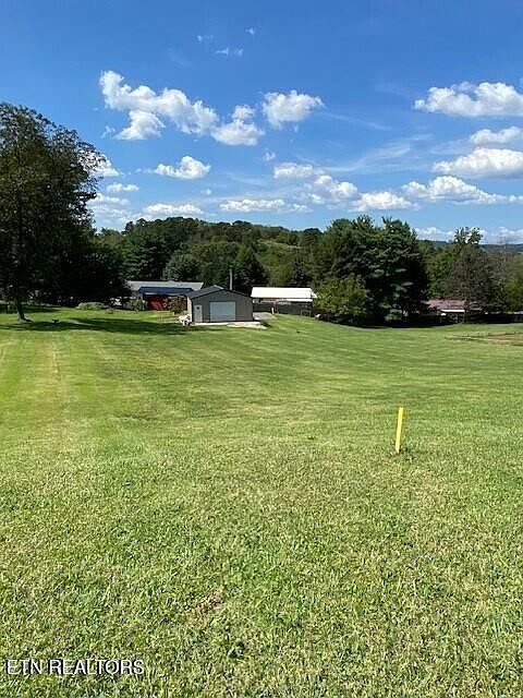 2nd image of 411 Kinzalow Dr